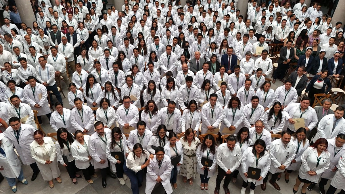 Más de 500 médicos especialistas se incorporan al IMSS en Veracruz