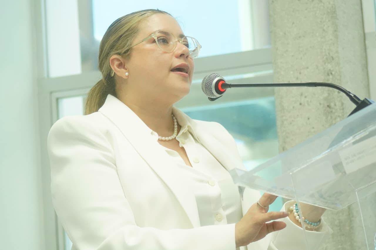 Ana Ledezma defiende su trayectoria ante narrativas que minimizan el liderazgo femenino en Veracruz